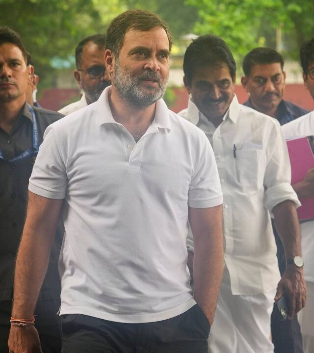 यह पूछे जाने पर कि क्या वह राहुल गांधी में भविष्य में प्रधानमंत्री बनने के गुण देखते हैं, सैम पित्रोदा ने जोर देकर कहा, 'बिल्कुल, इसमें कोई संदेह नहीं है.'