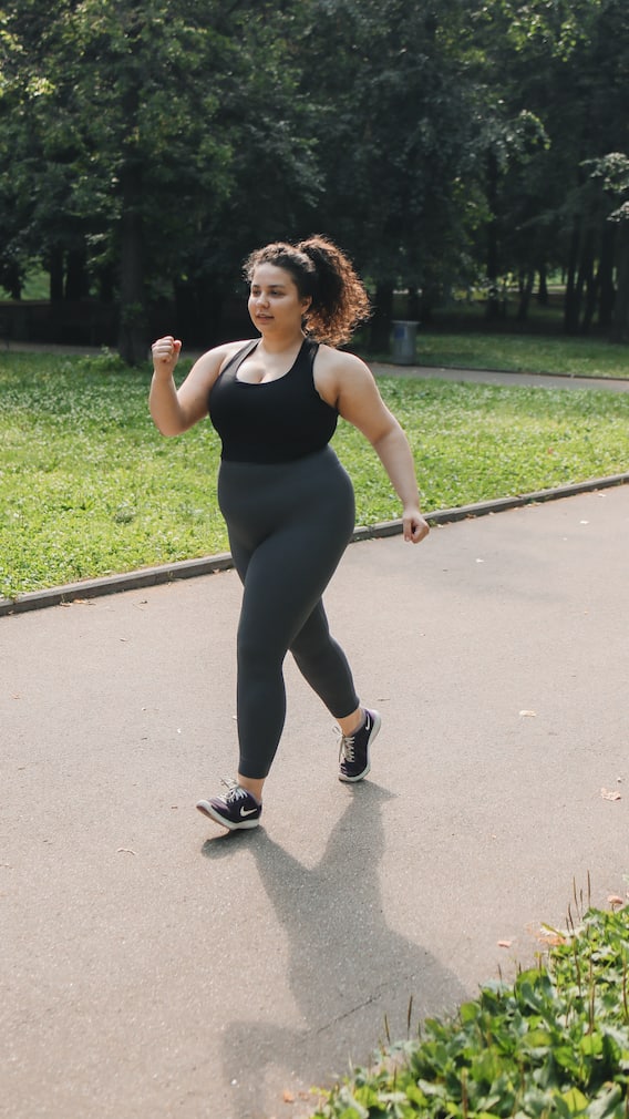 વજન ઘટાડવા માટે વોકિંગ કે સીડી ચઢવી? જાણો શું છે બેસ્ટ