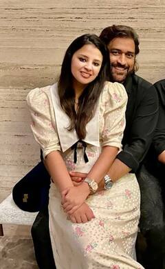 Sakshi Dhoni: ਧੋਨੀ ਦੀ ਪਤਨੀ ਸਾਕਸ਼ੀ ਨੂੰ ਲੱਗ ਗਈ ਸਿਗਰੇਟ ਪੀਣ ਦੀ ਲੱਤ...? ਜਾਣੋ ਵਾਇਰਲ ਫੋਟੋ ਦਾ ਸੱਚ