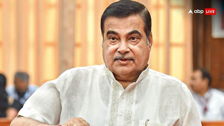 chattrapati shivaji statue collapse row Nitin gadkari explain why statue fell he said it should make with stainless steel Shivaji Statue Collapse: नितिन गडकरी ने बताया कौन सी हुई गलती, जिस वजह से गिरी छत्रपति शिवाजी महाराज की मूर्ति