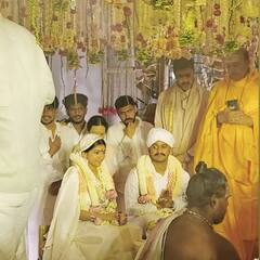 Photos from Sai Pallavis sisters wedding : పూజా కన్నన్ పెళ్లి ఫోటోలు వైరల్.. చెల్లి పెళ్లిలో సాయి పల్లవి హడావుడి చూశారా ?