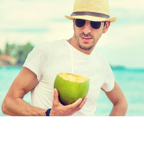 Now the question is how much should one drink so that there is no harm? So reports say that it is considered normal for a man to drink 1 or 2 cups of coconut water.