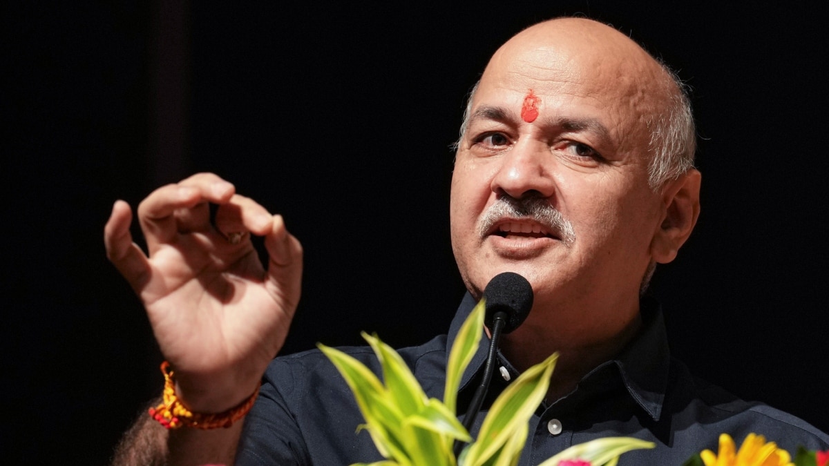 Manish Sisodia AAP Leader Said Teachers Salary Should be More Than an IAS  officer Shikshak Samman Samaroh | 'शिक्षकों की सैलरी IAS अधिकारी से ज्यादा  होनी चाहिए', टीचर्स डे के कार्यक्रम में