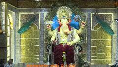 Lalbaugcha Raja 2024 First Look:  आला रे आला... लालबागचा राजा आला; पाहा गणपती बाप्पाची पहिली झलक