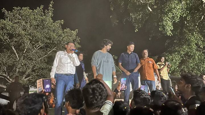 কাঞ্চনের কথার প্রতিবাদ করে পুরস্কার ফিরিয়ে দেন একের পর এক নাট্যকর্মী। টলিউডেও তাঁর কথার তীব্র নিন্দা হয়। কাঞ্চনের সঙ্গে বন্ধুত্ব বা একসঙ্গে কাজ আর করবেন না বলেও অনেকে জানান।