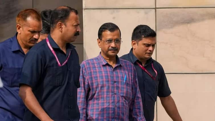 Hearing started in Supreme Court bail of Delhi Chief Minister Arvind Kejriwal liquor scam 'अरविंद केजरीवाल को बाहर आने से रोकने के लिए CBI ने किया गिरफ्तार', SC में बोले CM के वकील