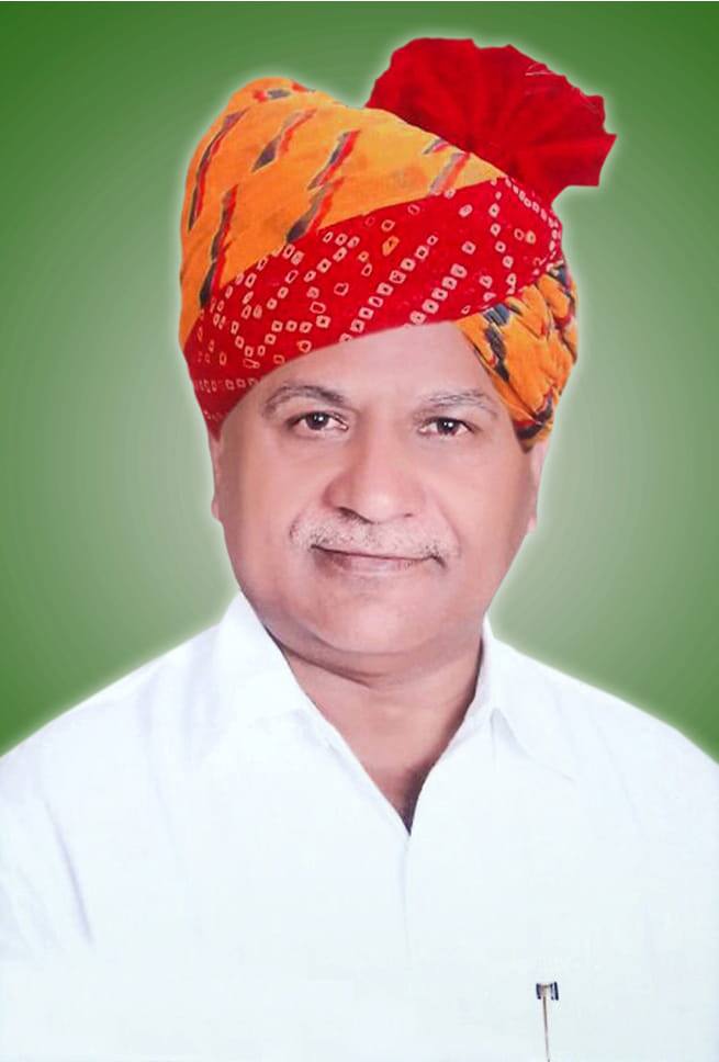 कर्णदेव कंबोजः कर्णदेव कंबोज बीजेपी में रहते हुए इंद्री विधानसभा से टिकट चाहते थे. उन्होंने गुरुवार को हरियाणा भाजपा ओबीसी मोर्चा के प्रदेश अध्यक्ष और पूर्व मंत्री ने बीजेपी के सभी पदों से इस्तीफा द दिया.