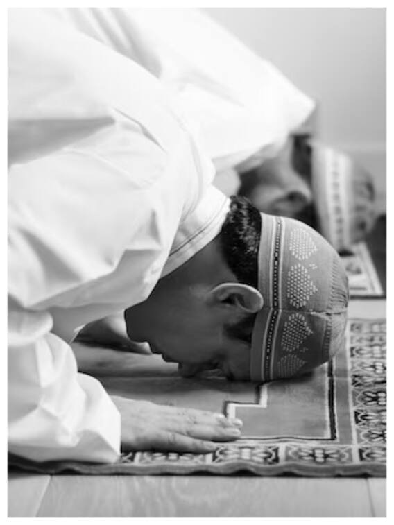 नमाज किस भाषा का शब्द है?