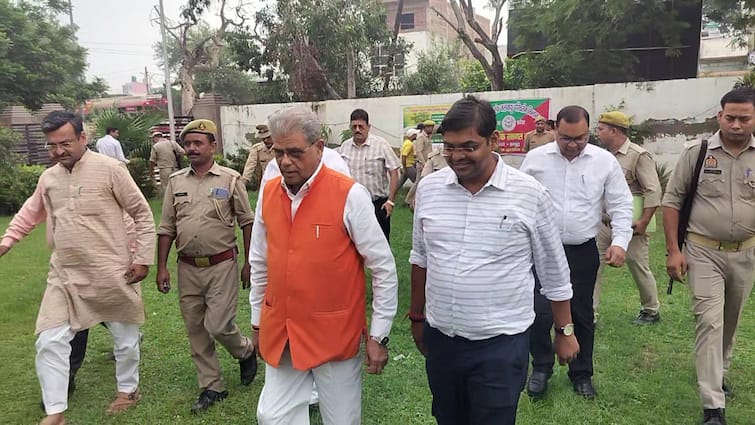 'भेड़ियों-तेंदुओं के हमलों को लेकर सरकार संवेदनशील', हापुड़ में बोले वन मंत्री अरुण कुमार UP Forest Minister Arun Kuma says Govt sensitive about wolf tiger attacks in hapur ann 'भेड़ियों-तेंदुओं के हमलों को लेकर सरकार संवेदनशील', हापुड़ में बोले वन मंत्री अरुण कुमार