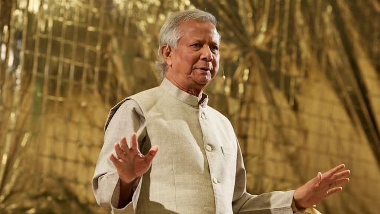 Muhammad Yunus reaction on Bangladesh crisis attacks on Hindu minorities says exaggerated बांग्लादेश में हिंदुओं पर हमलों को अंतरिम सरकार ने नकारा! मोहम्मद यूनुस बोले- 'बढ़ा-चढ़ाकर किया पेश'