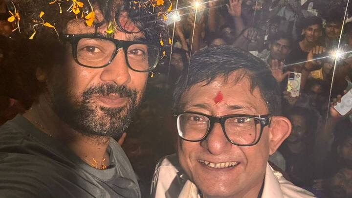 দেব বলেছেন, 'যে কাঞ্চন মল্লিক এই বিবৃতি দিয়েছেন, তাঁকে আমি চিনি না। কিন্তু উনি যেহেতু আমার সহকর্মী এবং আমার দলেরই একজন, আমিই তাঁর হয়ে ক্ষমা চেয়ে নিচ্ছি। '