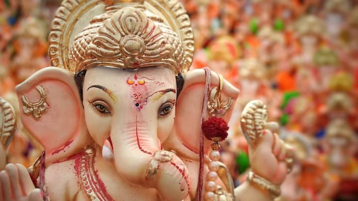 Vinayagar Chaturthi 2024: விநாயகர் சதுர்த்தி நன்னாளில் வழிபாடு குறித்த விவரங்களை காணலாம்.