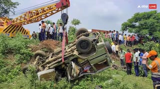 Road Accident: ਫੌਜ ਦਾ ਟਰੱਕ 700 ਫੁੱਟ ਡੂੰਘੀ ਖੱਡ 'ਚ ਡਿੱਗਿਆ, 4 ਜਵਾਨਾਂ ਦੀ ਮੌਤ