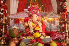 Ganeshostav 2024 : कलाकार झाले बाप्पाच्या सेवेत मग्न, जल्लोषात होणार स्वागत