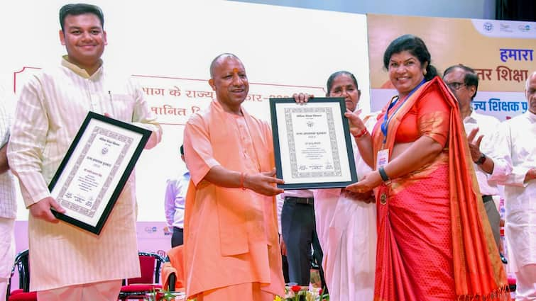 Yogi Adityanath advocates for reciting verses from Bhagavad Gita or Ramcharitmanas Teachers' Day 'Teachers Should Not Act Like Trade Union': CM Yogi At Teachers' Day Event In Gorakhpur