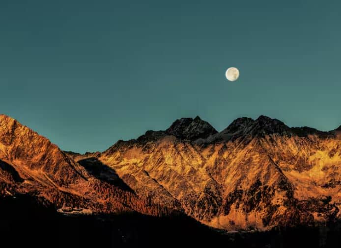 ਹਾਲਾਂਕਿ, ਅਸੀਂ ਤੁਹਾਨੂੰ ਦੱਸ ਦੇਈਏ ਕਿ ਪਹਾੜ ਅਤੇ ਪਹਾੜੀ ਵਿੱਚ ਇੱਕ ਅੰਤਰ ਹੈ ਜੋ ਸਪਸ਼ਟ ਤੌਰ 'ਤੇ ਦਿਖਾਈ ਦਿੰਦਾ ਹੈ ਅਤੇ ਉਹ ਹੈ ਆਕਾਰ।