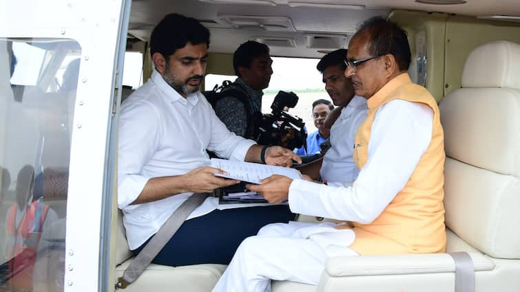 Union Minister shivraj singh Chauhan visits Vijayawada flood affected areas through areal survey Vijayawada News: విజయవాడలో కేంద్ర మంత్రి చౌహాన్ పర్యటన, వరదల నష్టంపై ఏరియల్ సర్వే