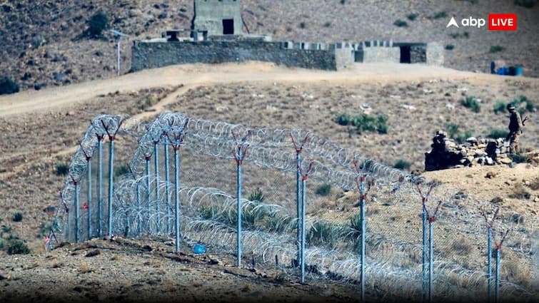 Pakistan-Afghanistan border Firing continued till late night fear of death of many people Pakistan-Afghanistan Border: पाकिस्तान-अफगानिस्तान सीमा पर देर रात चली खूब गोलियां, युद्ध जैसे हालात, कई लोगों की मौत की आशंका