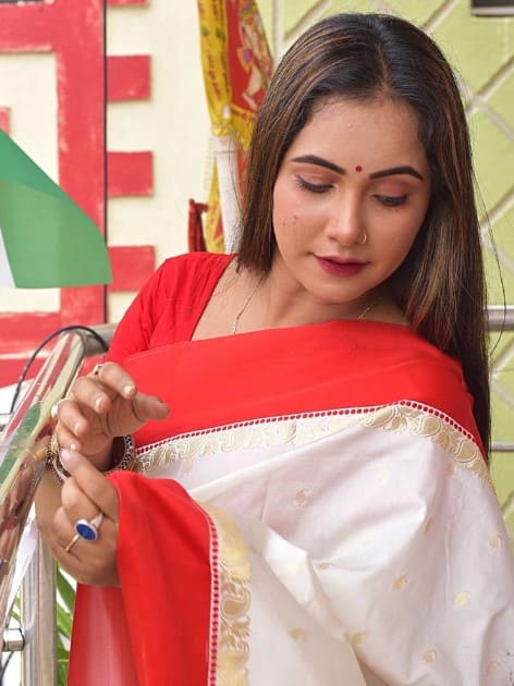 ਸੋਸ਼ਲ ਮੀਡੀਆ 'ਤੇ ਵੀਡੀਓ ਸਾਹਮਣੇ ਆਉਣ ਤੋਂ ਬਾਅਦ ਇਹ ਅੱਗ ਵਾਂਗ ਫੈਲ ਗਈ। ਇਸ ਵੀਡੀਓ ਦੇ ਵਾਇਰਲ ਹੋਣ ਤੋਂ ਬਾਅਦ ਤ੍ਰਿਸ਼ਾ ਦੀ ਹਰ ਪਾਸੇ ਚਰਚਾ ਹੋਣ ਲੱਗੀ ਅਤੇ ਸੋਸ਼ਲ ਮੀਡੀਆ 'ਤੇ ਉਸ ਦਾ ਨਾਂ ਟ੍ਰੈਂਡ ਕਰਨ ਲੱਗਾ। ਇਸ ਵੀਡੀਓ ਕਾਰਨ ਤ੍ਰਿਸ਼ਾ ਕਾਫੀ ਪਰੇਸ਼ਾਨ ਹੋਈ ਅਤੇ ਉਸ ਦੀ ਕਾਫੀ ਬਦਨਾਮੀ ਦਾ ਸਾਹਮਣਾ ਕਰਨਾ ਪਿਆ।
