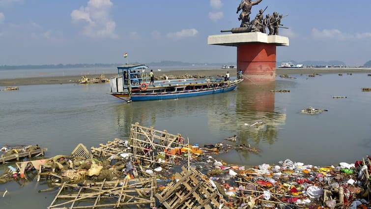 Delhi DPCC has prohibited immersion of idols in Yamuna river National Mission for Clean Ganga Delhi: Pollution Body Issues Strict Guidelines On Idol Immersion, Imposes Rs 50,000 Fine On Violation