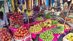 Hartalika Teej 2024: हरतालिका तीज को लेकर बाजारों में बढ़ी रौनक, देखिए पटना में खरीदारी की तस्वीरें