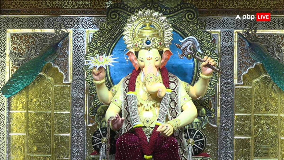 लालबाग के राजा की पहली झलक आई सामने, भक्तों को गणपति बप्पा ने दिए दर्शन