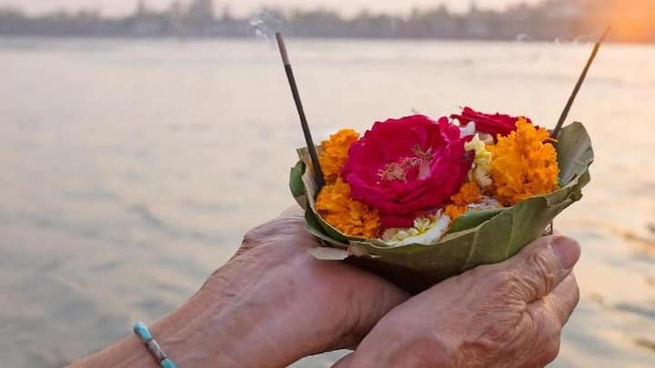 पितर रागावले तर पितृदोष जाणवतो, पितृ पक्षापूर्वी जर तुमच्यासोबत काही घटना घडत असतील, तर वेळीच सावध व्हा.