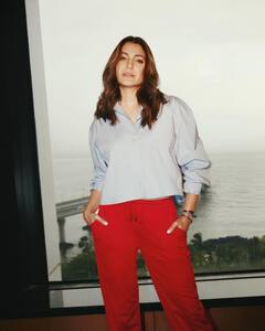 Anushka Sharma:  వైరల్ అవుతోన్న విరుష్క న్యూ పిక్స్ ..షూటింగ్ లో బిజీగా ఉన్న అనుష్క శర్మ!