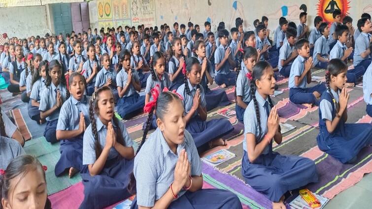 Teachers Day 2024 Live Updates 28 teachers of gujarat will be honored today on teacher day Teachers’ Day 2024 Live Updates: આજે શિક્ષક દિવસે રાજ્યના 28 શિક્ષકોનું થશે સન્માન, રાજ્યપાલના હસ્તે અપાશે રોકડ પુરસ્કાર