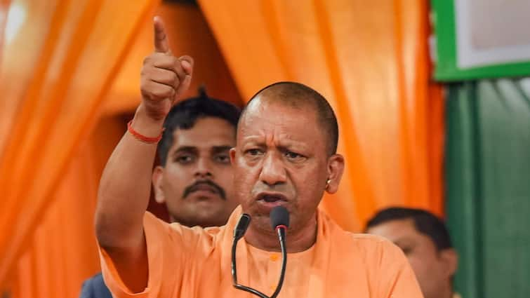 Jammu Kashmir Election 2024 CM Yogi Adityanath Campaign Name Among BJP Star Campaigners जम्मू-कश्मीर चुनाव में CM योगी की रहेगी खास भूमिका, घाटी में BJP के चुनाव प्रचार को देंगे धार