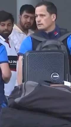 न्यूजीलैंड क्रिकेट टीम पहुंची दिल्ली एयरपोर्ट | Delhi | #abpnewsshorts