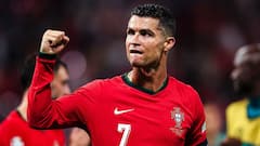 Cristiano Ronaldo: ৯০০ গোলের মালিক! মেসিকে পিছনে ফেলে নতুন মাইলফলক রোনাল্ডোর