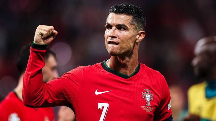 সব মিলিয়ে ৯০০ গোলের মালিক হলেন বিশ্বের অন্যতম সেরা ফুটবলার সি আর সেভেন।