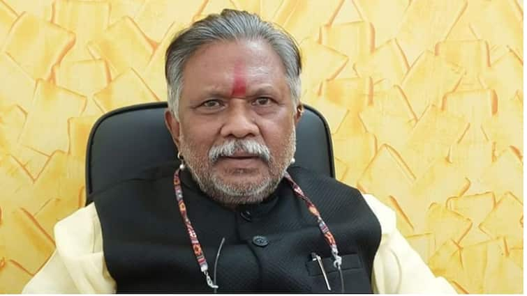 Dharmarao Baba Atram Slams  Daughter on joining NCP Sharad Pawar Maharashtra Vidhan Sabha Election Marathi News मोठी बातमी : मुलीला नदीत फेकेन, जी बापाची झाली नाही ती तुमची कशी होईल, पवारांच्या संपर्कात असलेल्या मुलीवर दादांच्या मंत्र्यांचं टीकास्त्र