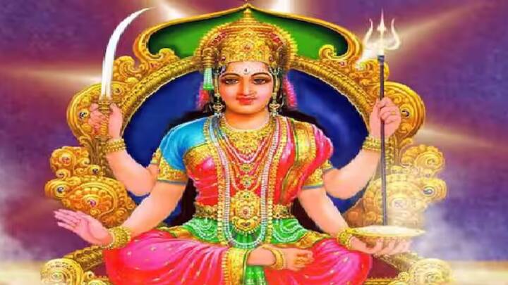 শুক্রবার উপোস করে সন্তোষী মায়ের পুজো করলে শুক্র গ্রহের ইতিবাচক প্রভাব পড়ে জীবনে। এর ফলে খারাপ সময় কেটে গিয়ে সংসারে সুখ ও শান্তি বজায় থাকে।(ছবি সৌজন্য- এবিপি নিউজ)