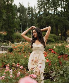 Parvati Melton: పూలతోటలో పార్వతి.. పవన్ కళ్యాణ్ మూవీ హీరోయిన్ ని పోల్చుకున్నారా మీరు!