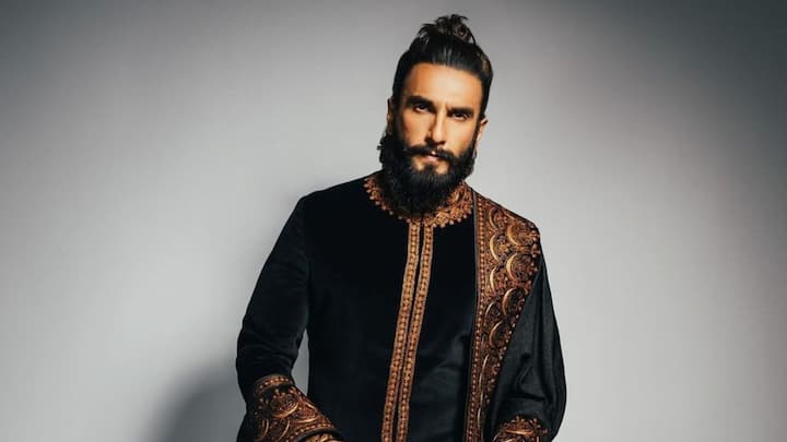 ফলে আন্দাজ করা যায় যে 'ডন ৩' ছবির শ্যুটিং শুরু হতে পারে আগামী বছর মে-জুন মাস নাগাদ। এছাড়া রণবীর সিংহ নিজেও আদিত্য ধরের পরবর্তী ছবিতে মন দিয়েছেন।