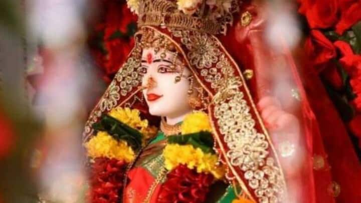 শুক্রবার সন্তোষী মায়ের পুজোর পাশাপাশি মা দুর্গা ও মা অন্নপূর্ণার পুজোরও বিধান রয়েছে।(ছবি সৌজন্য- এবিপি নিউজ)