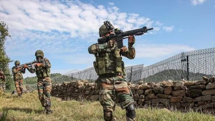 Indian Army has recommended changes in the pension rules to provide financial assistance to both the wife and parents after the death of an Indian Army soldier Indian Army : भारतीय सैन्यात पेन्शनचे नियम बदलणार? सैनिक आणि अधिकाऱ्यांसाठी नियम लागू करण्याची तयारी!