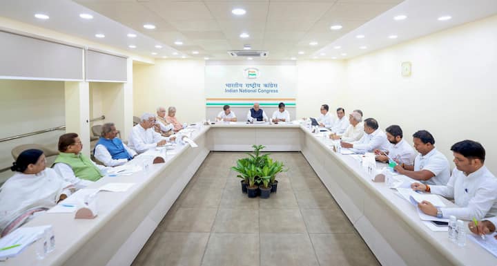 आज शाम पांच बजे पहली लिस्ट पर मंथन होगा. कांग्रेस सीईसी की मीटिंग में नामों पर विचार-विमर्श किया जाएगा.