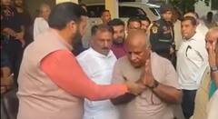 नाराजगी इस कदर की CM नायब सैनी से हाथ तक नहीं मिलाया, BJP से बेटिकट रहे नेता का वीडियो वायरल