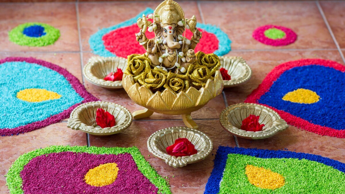 Vinayaka Chavithi Rangoli : వినాయక చవితి స్పెషల్ రంగోలి.. ఇలాంటి ముగ్గులు వేసి గణేషుడిని ఇంటికి పిలిచేయండి