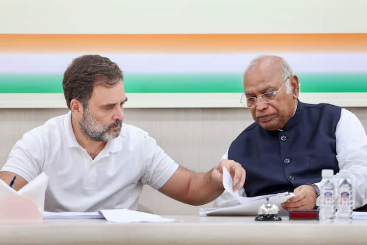 कांग्रेस अंदरखाने में इससे पहले कल यानी गुरुवार (पांच सितंबर, 2024) को पार्टी की सब-कमेटी की बैठक हुई थी.