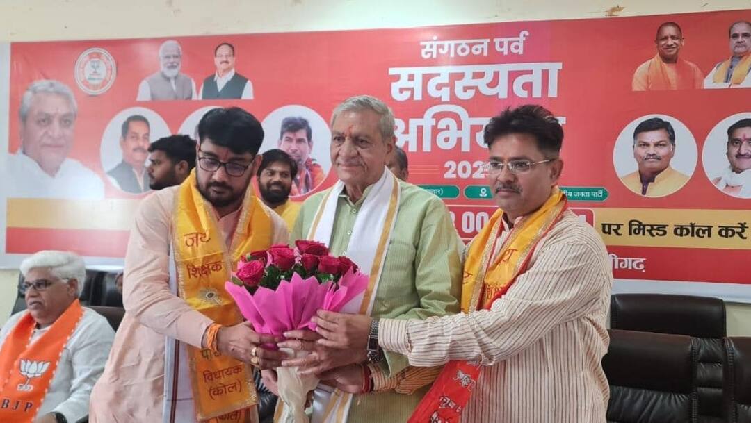 UP sugarcane minister Choudhary Laxmi Narayan several allegations Akhilesh Yadav Says name Yadav My family 'यादव के नाम पर अपना परिवार...', योगी सरकार के गन्ना मंत्री ने अखिलेश यादव पर लगाए कई आरोप