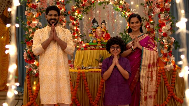 गणेशउत्सवाच्या काळात सर्वत्र गणपतीचा जल्लोश असणार आहे.  सोनी मराठी वाहिनीवरसुद्धा  गणेशउत्सवाचा जल्लोश सगळ्या मालिकांत पाहायला मिळेल. पाहायला विसरू नका, सोनी मराठी वाहिनीवरील मालिकांमधले 'गणपती विशेष' भाग.