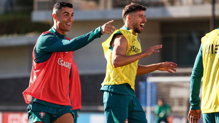 পর্তুগালের হয়ে শেষ পাঁচটি ম্যাচে গোল করতে পারেননি রোনাল্ডো। প্রশ্ন উঠছিল আন্তর্জাতিক ফুটবলে তাঁর ভবিষ্যৎ নিয়ে।