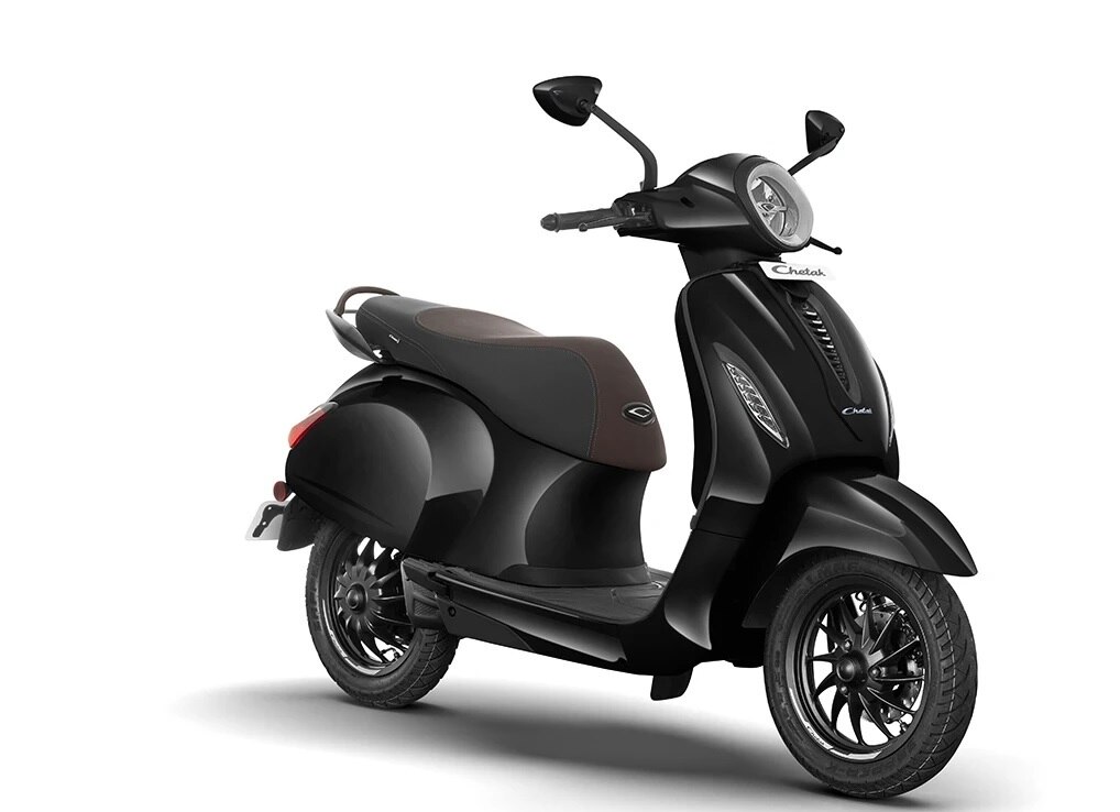 Electric Scooter: રૂ. 20 હજારનો લાભ... બજાજ ચેતકના પ્રીમિયમ ઇલેક્ટ્રિક સ્કૂટર પર મર્યાદિત સમયની ઓફર ઉપલબ્ધ છે