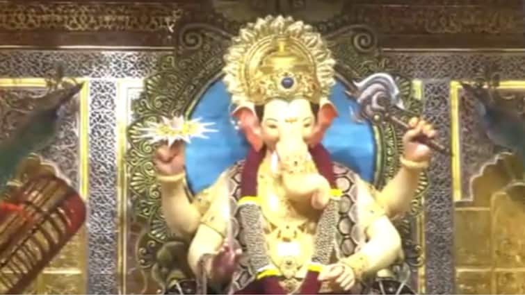 first look mumbais lalbaugcha raja unveiled ahead of ganesh chaturthi 2024 Ganesh Chaturthi 2024: The First look Of Mumbai's 'Lalbaugcha Raja' Revealed