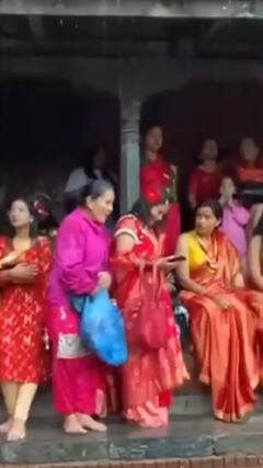 Hartalika Teej पर काठमांडू के पशुपतिनाथ मंदिर में लगी महिलाओं की भारी भीड़ | #shorts