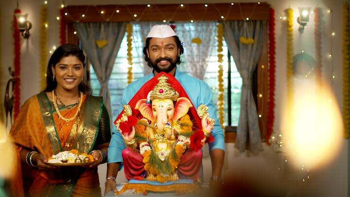 सगळ्यांची लाडकी  'तुज माजं सपान' ह्या मालिकेत वीरू आणि प्राजक्ता हे ओझरला गणपतीच्या दर्शनासाठी जाणार आहेत. मालिकेच्या  विशेष भागात त्यांनी ओझरला  जाऊन गणपती बाप्पांचे दर्शन घेतले. मालिकेचा संपूर्ण चमू तिथं उपस्थित होता आणि तिथे चित्रीकरण करून बाप्पांचे आशीर्वाद घेतले आहेत. बाप्पांच्या विशेष दर्शनाने त्यांच्या नात्यात आलेले दुरावे संपतील का आणि ते पुन्हा एकत्र येऊन त्यांचा संसार सुरळीत चालेल का?